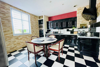 Ma-Cabane - Vente Maison SOMMIERES-DU-CLAIN, 226 m²