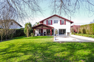 Ma-Cabane - Vente Maison USTARITZ, 250 m²