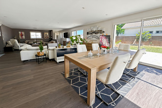 Ma-Cabane - Vente Maison VILLENAVE-D'ORNON, 199 m²