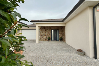 Ma-Cabane - Vente Maison VILLETTE-D'ANTHON, 256 m²