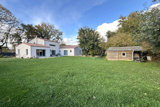 Ma-Cabane - Vente Maison VOUILLE, 193 m²