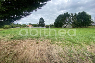 Ma-Cabane - Vente Terrain Cherves-Châtelars, 1600 m²