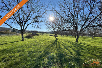 Ma-Cabane - Vente Terrain Saint-Julien-de-Lampon, 3200 m²