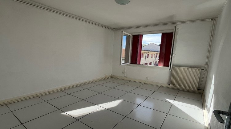 Ma-Cabane - Location Appartement Abrest, 38 m²