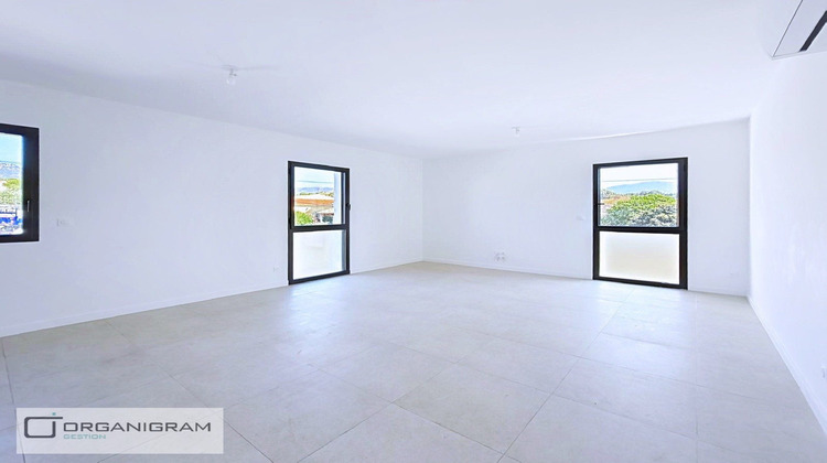 Ma-Cabane - Location Appartement Afa, 65 m²