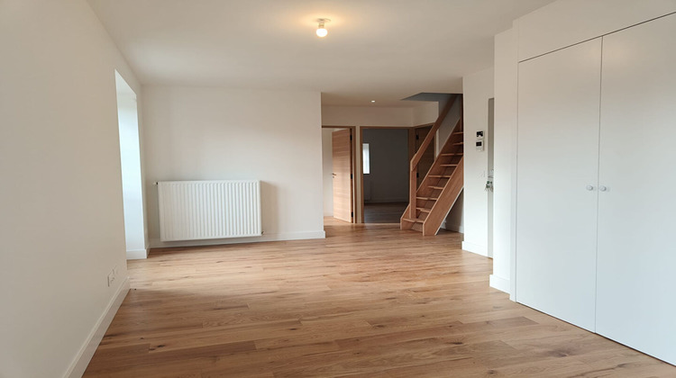 Ma-Cabane - Location Appartement ALBIGNY-SUR-SAONE, 68 m²