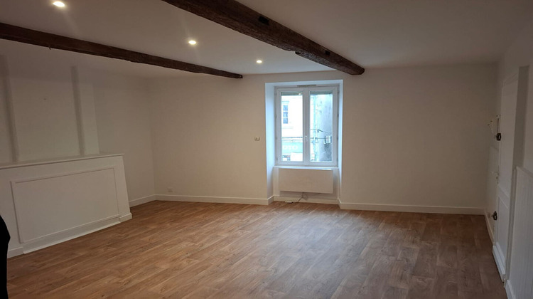 Ma-Cabane - Location Appartement AMBARES-ET-LAGRAVE, 52 m²