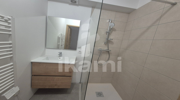 Ma-Cabane - Location Appartement Auberives-sur-Varèze, 52 m²