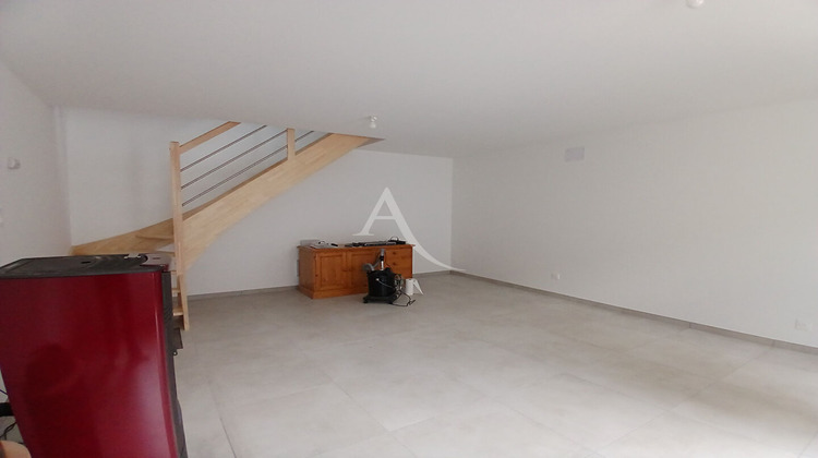 Ma-Cabane - Location Appartement AUBIGNE-SUR-LAYON, 135 m²