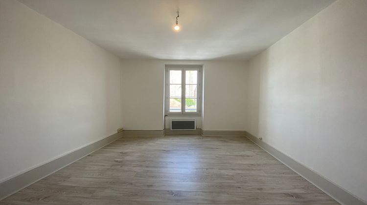 Ma-Cabane - Location Appartement AUBIGNY-SUR-NERE, 109 m²