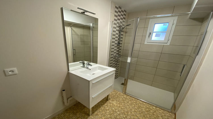 Ma-Cabane - Location Appartement AUBIGNY-SUR-NERE, 65 m²