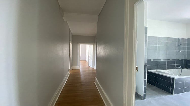 Ma-Cabane - Location Appartement AUBIGNY-SUR-NERE, 109 m²