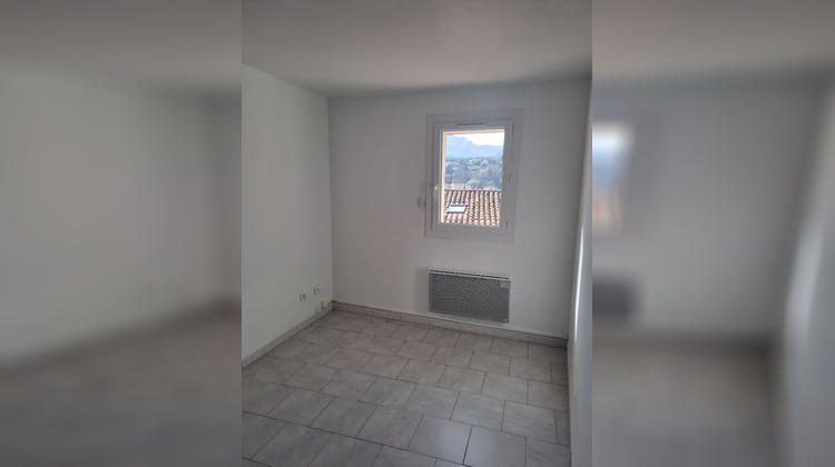 Ma-Cabane - Location Appartement AURIOL, 40 m²