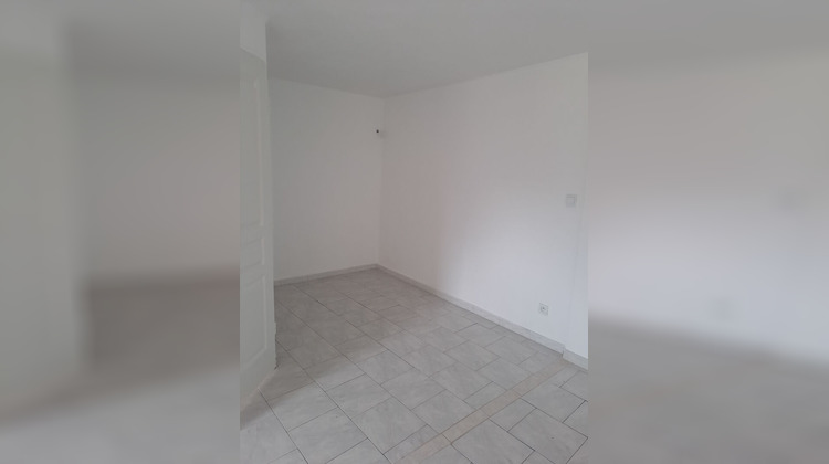 Ma-Cabane - Location Appartement AURIOL, 40 m²