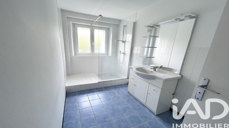 Ma-Cabane - Location Appartement Bains, 80 m²