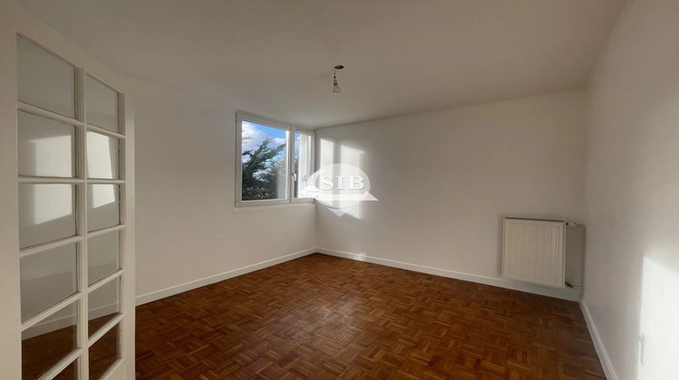 Ma-Cabane - Location Appartement Ballainvilliers, 77 m²