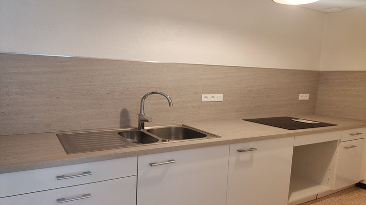 Ma-Cabane - Location Appartement BARJAC, 65 m²