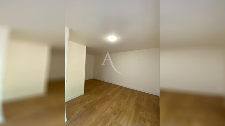 Ma-Cabane - Location Appartement BAULNE, 30 m²