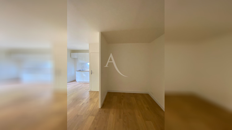 Ma-Cabane - Location Appartement BAULNE, 30 m²