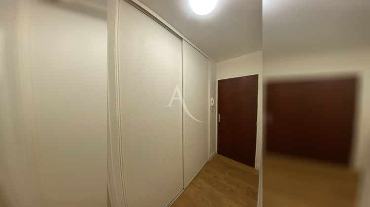 Ma-Cabane - Location Appartement BAULNE, 30 m²