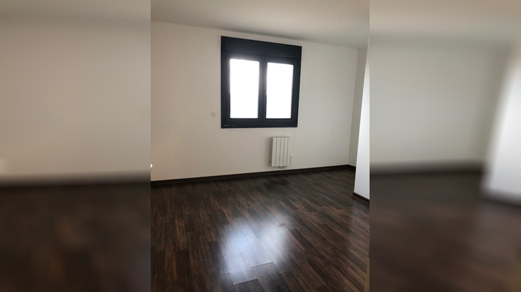 Ma-Cabane - Location Appartement BEAUCROISSANT, 67 m²