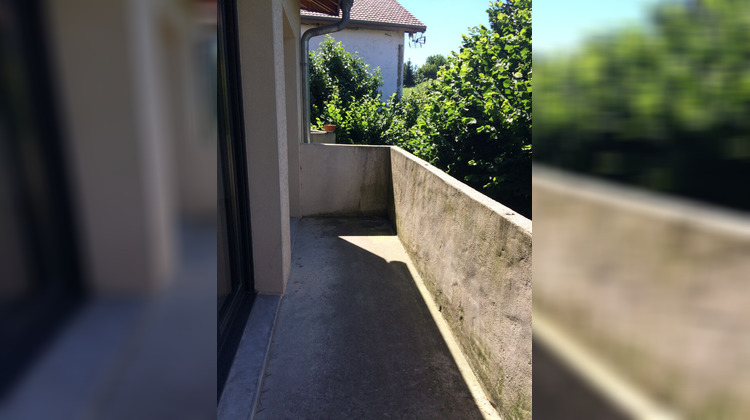 Ma-Cabane - Location Appartement BEAUCROISSANT, 67 m²