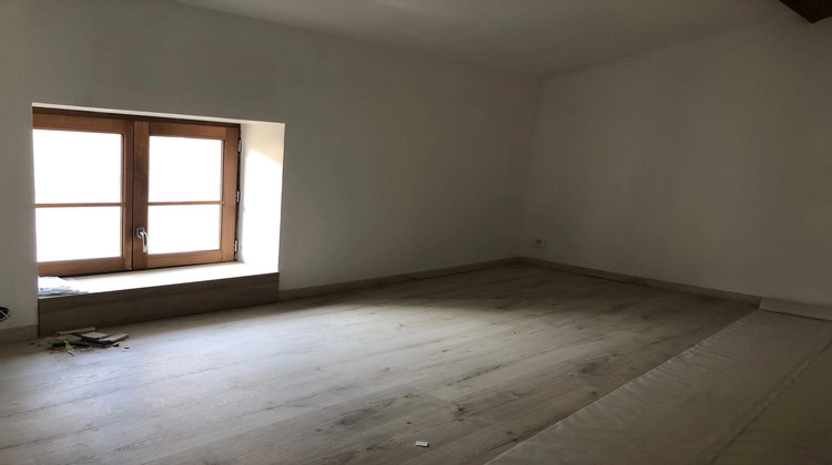 Ma-Cabane - Location Appartement Beaujeu, 64 m²