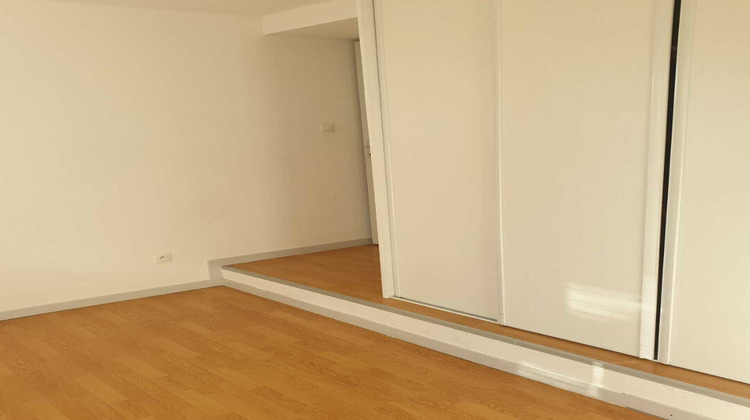 Ma-Cabane - Location Appartement BEAUREPAIRE, 96 m²