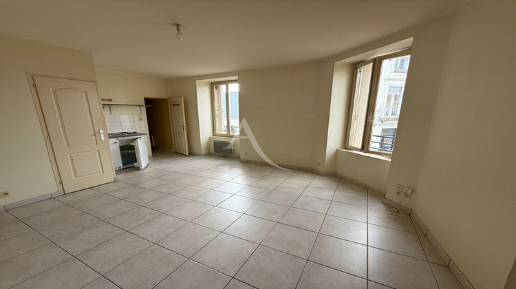 Ma-Cabane - Location Appartement BECON-LES-GRANITS, 27 m²