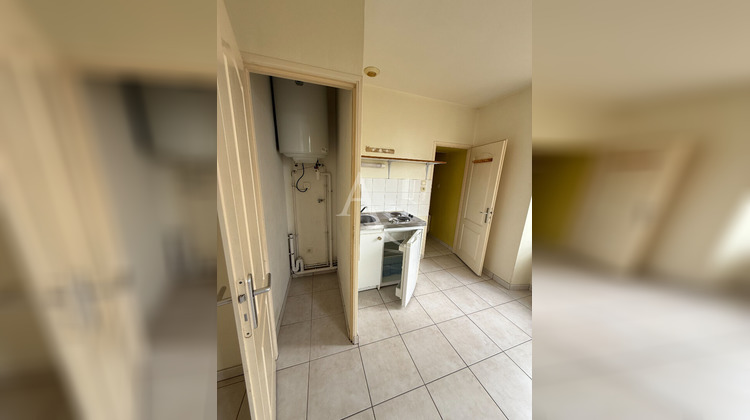 Ma-Cabane - Location Appartement BECON-LES-GRANITS, 27 m²