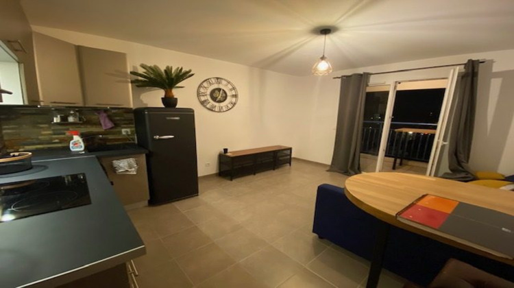 Ma-Cabane - Location Appartement Belcodène, 35 m²