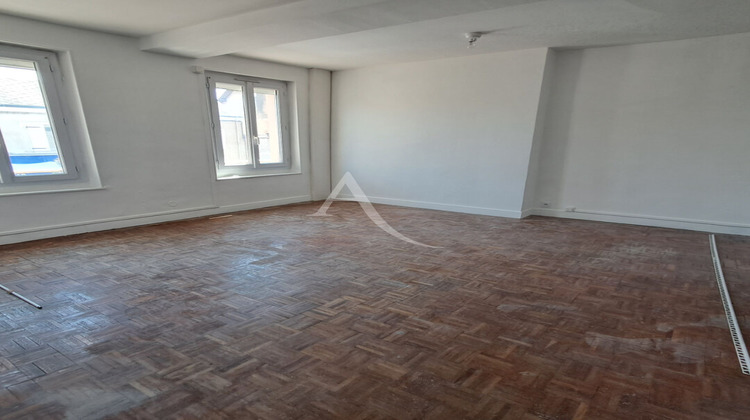 Ma-Cabane - Location Appartement BELLEGARDE, 73 m²