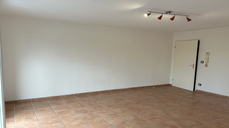 Ma-Cabane - Location Appartement Berriac, 45 m²
