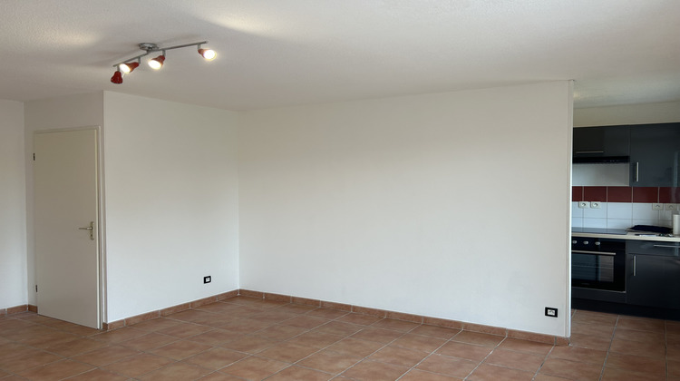 Ma-Cabane - Location Appartement Berriac, 45 m²