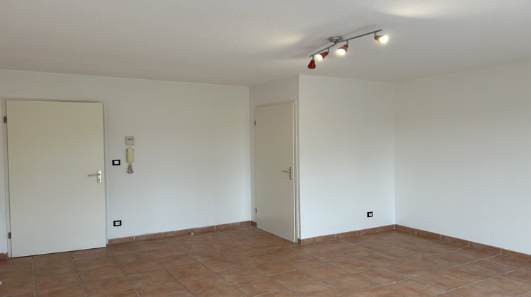 Ma-Cabane - Location Appartement Berriac, 45 m²