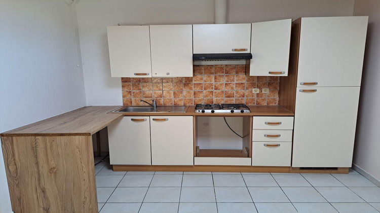 Ma-Cabane - Location Appartement BESSAN, 33 m²