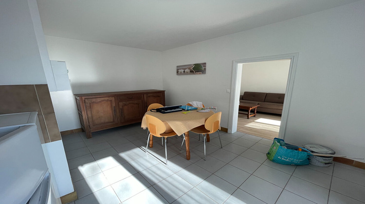 Ma-Cabane - Location Appartement BESSE-SUR-BRAYE, 53 m²