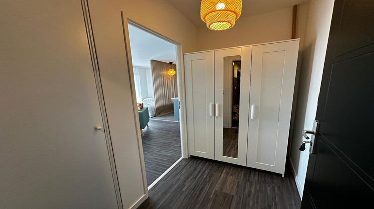 Ma-Cabane - Location Appartement BEZANNES, 30 m²