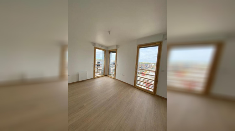 Ma-Cabane - Location Appartement BEZANNES, 70 m²