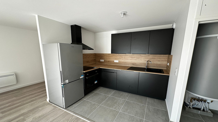 Ma-Cabane - Location Appartement BEZANNES, 56 m²