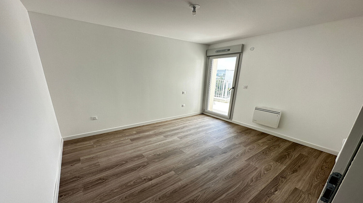 Ma-Cabane - Location Appartement BEZANNES, 56 m²