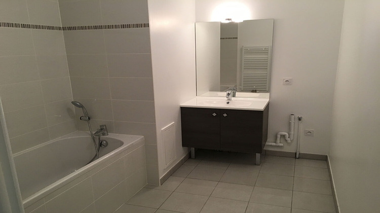 Ma-Cabane - Location Appartement BEZANNES, 73 m²