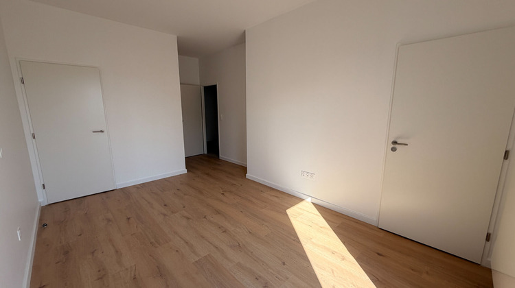 Ma-Cabane - Location Appartement BEZANNES, 117 m²