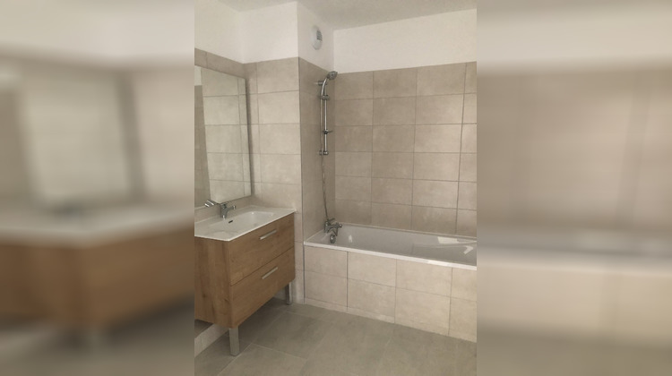 Ma-Cabane - Location Appartement BEZIERS, 38 m²