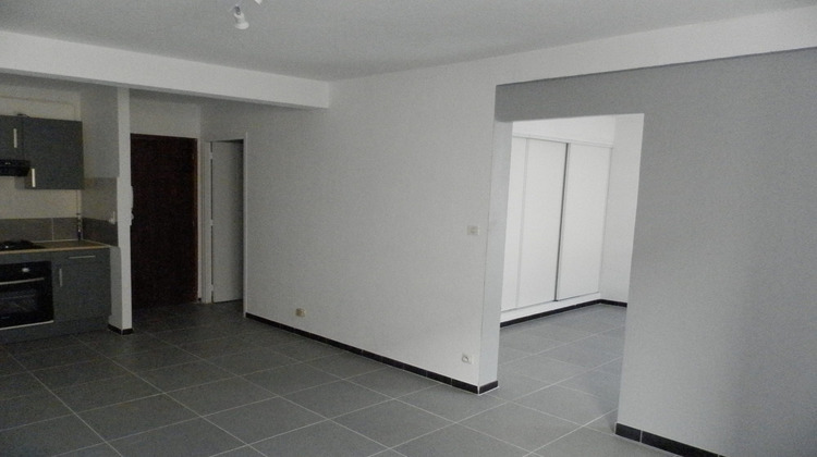 Ma-Cabane - Location Appartement Béziers, 34 m²