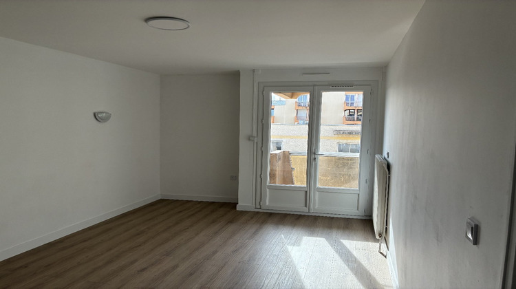 Ma-Cabane - Location Appartement BEZIERS, 38 m²