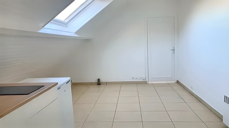 Ma-Cabane - Location Appartement BEZONS, 20 m²