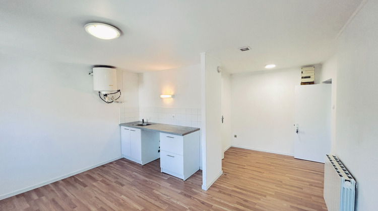 Ma-Cabane - Location Appartement BLAYE, 21 m²