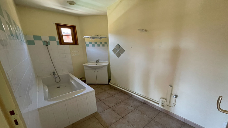 Ma-Cabane - Location Appartement BLYES, 60 m²