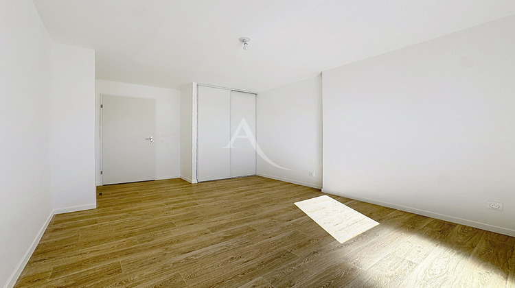 Ma-Cabane - Location Appartement BONCHAMP-LES-LAVAL, 62 m²